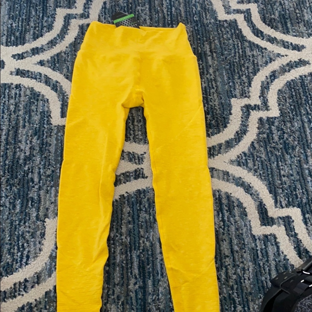 Brand new Alphalete leggings size medium